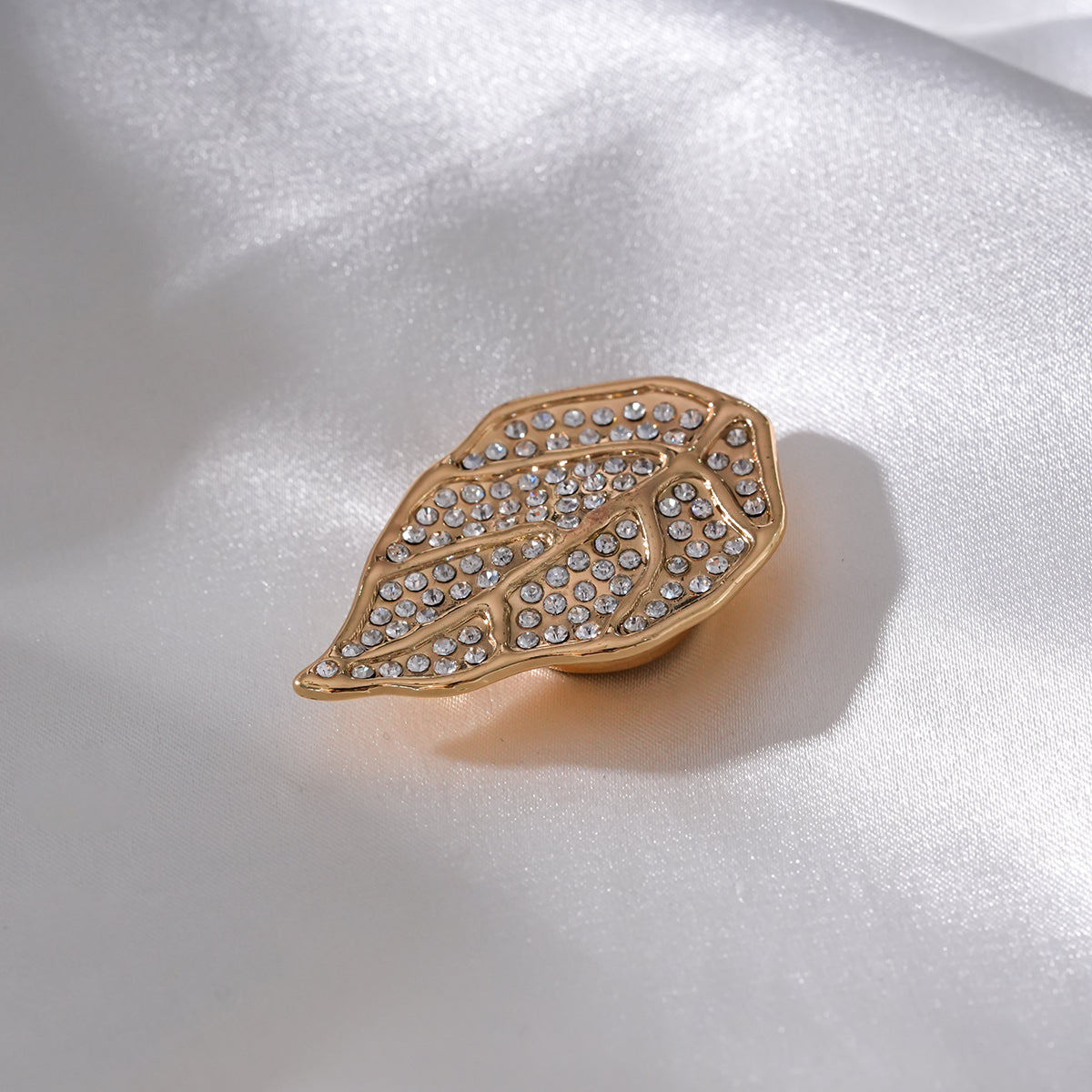 Zircon leaves TrendyRush