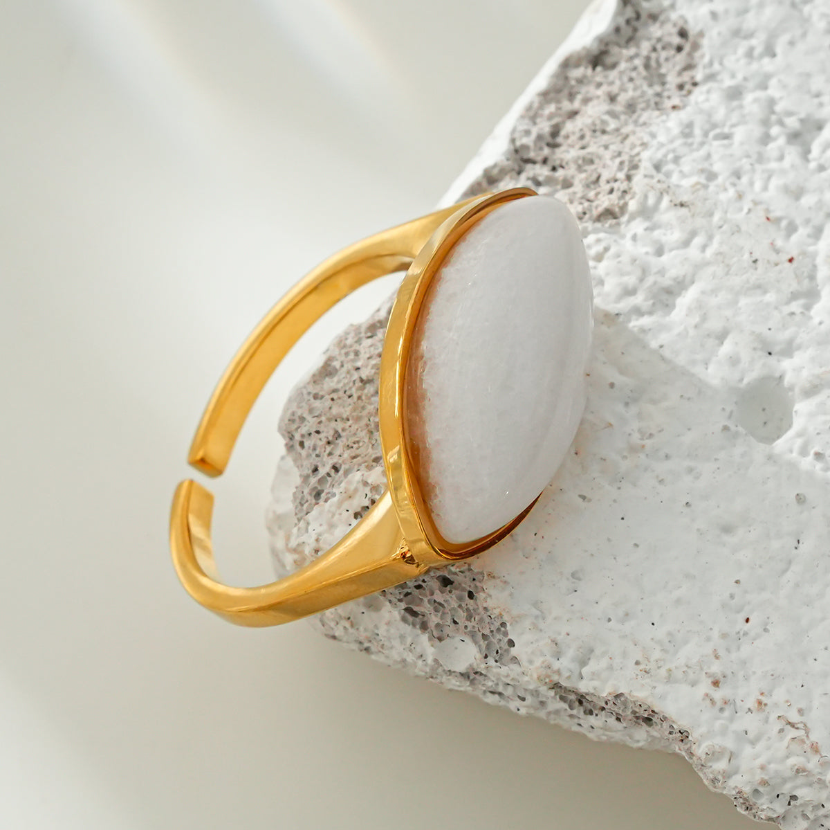 White moonstone ring TrendyRush