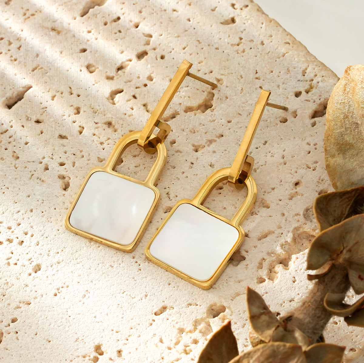 Lock pendant earrings TrendyRush