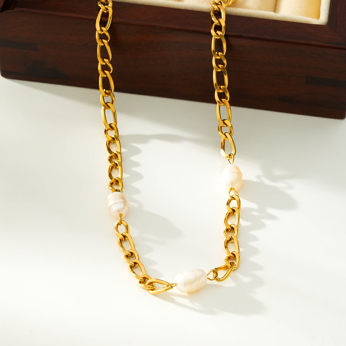 Pearl string necklace TrendyRush