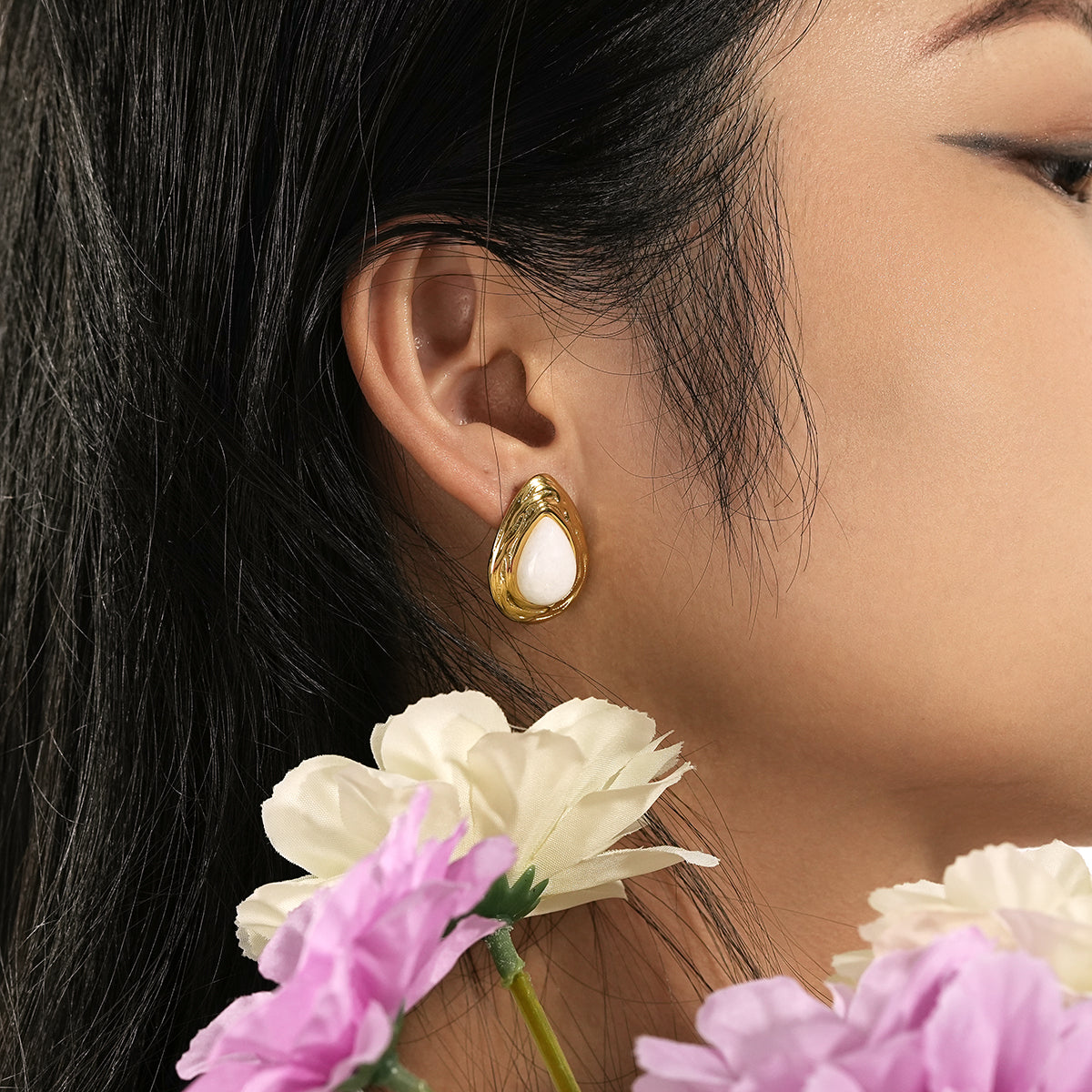 Droplet shaped shell earrings TrendyRush