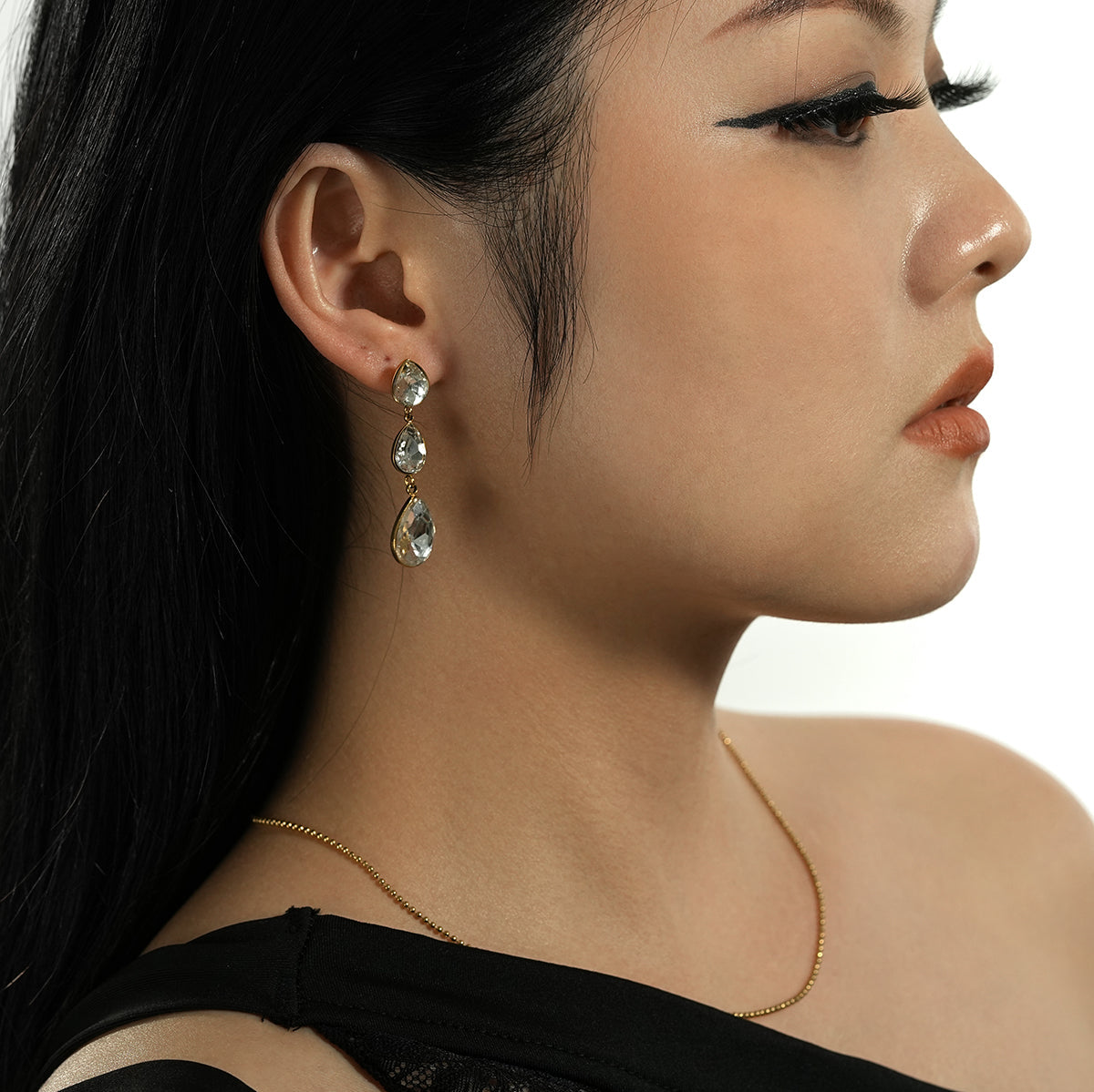 Droplet shaped crystal earrings TrendyRush