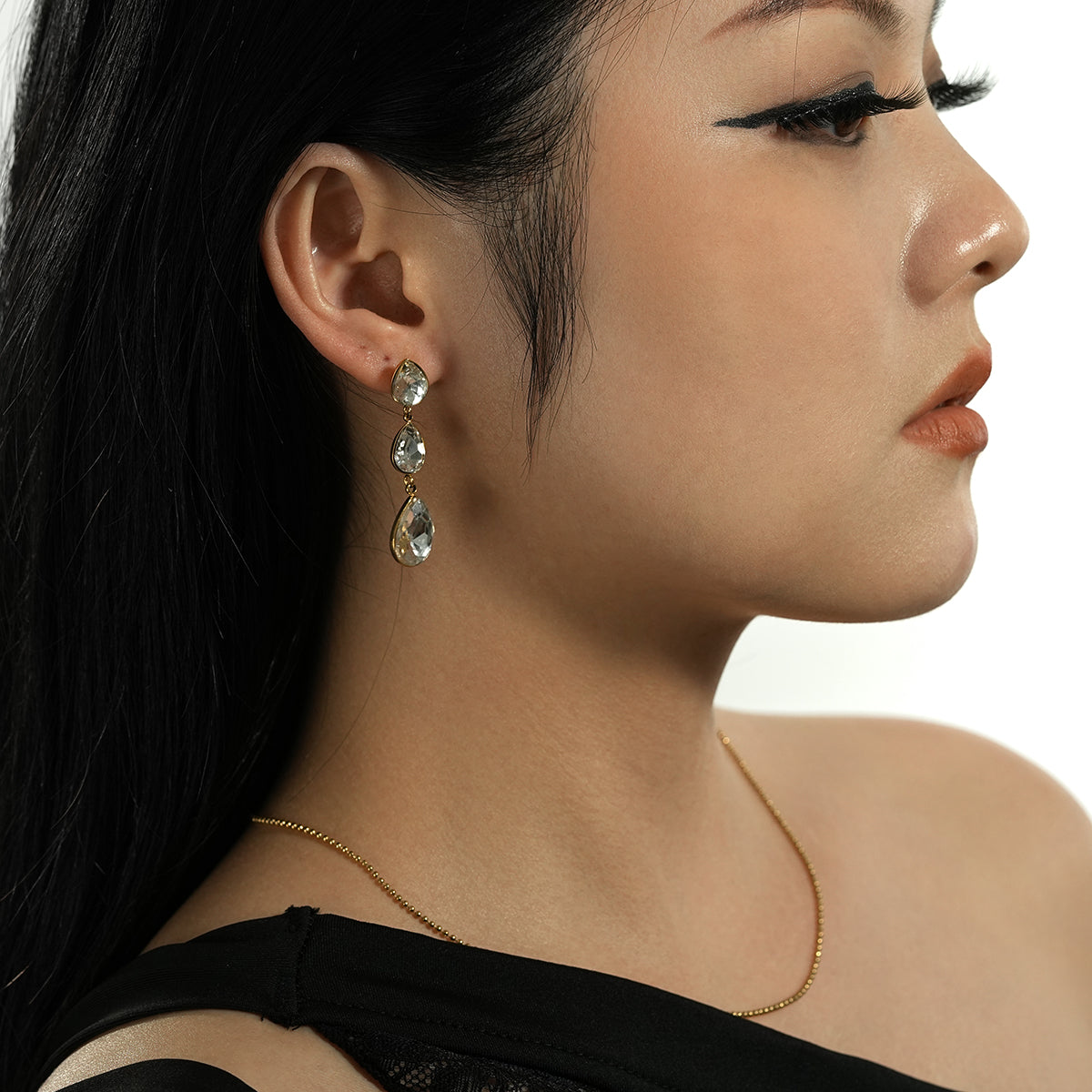 Droplet shaped crystal earrings TrendyRush