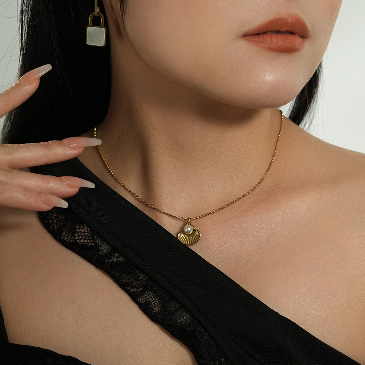 Clam Pendant TrendyRush