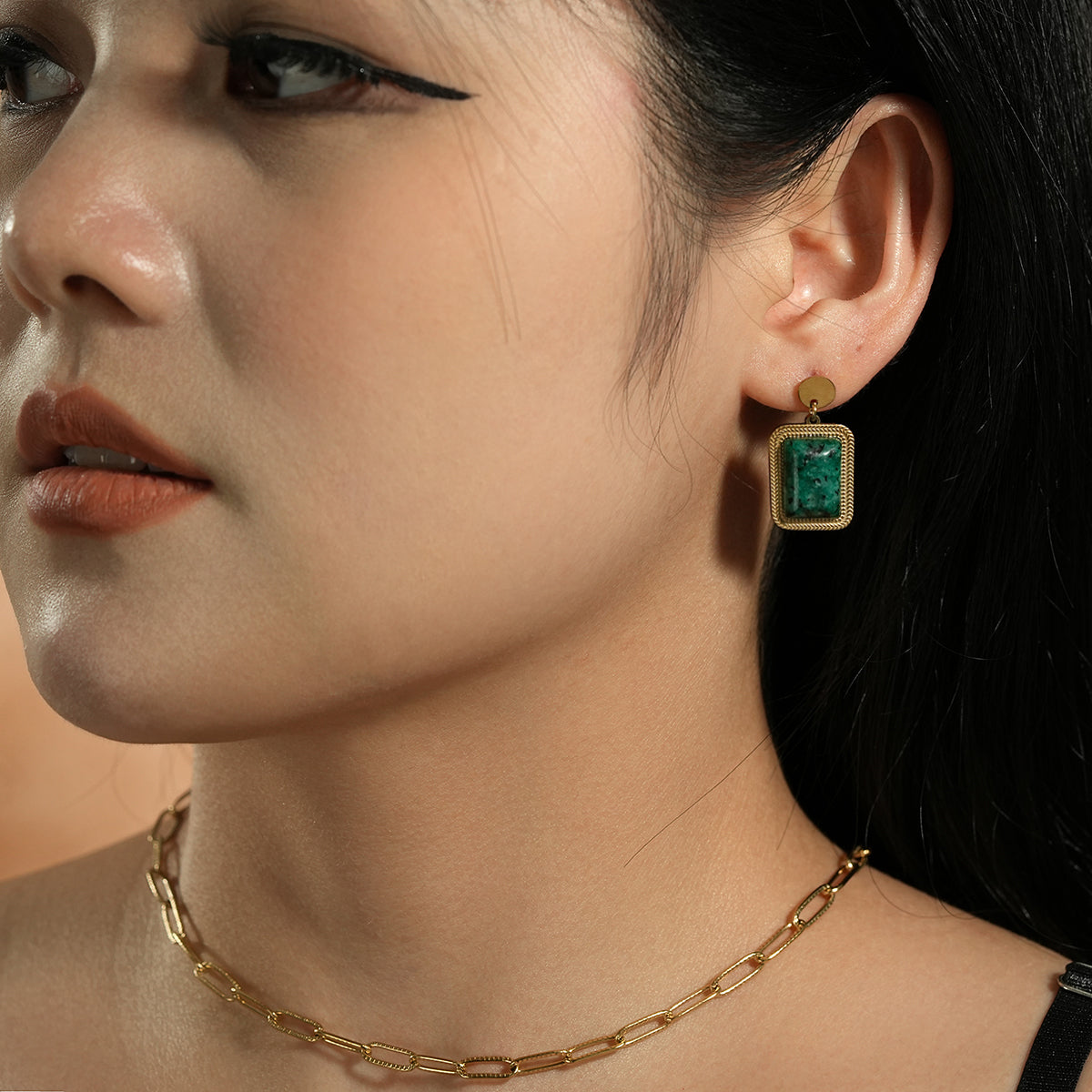 Green natural stone earrings TrendyRush
