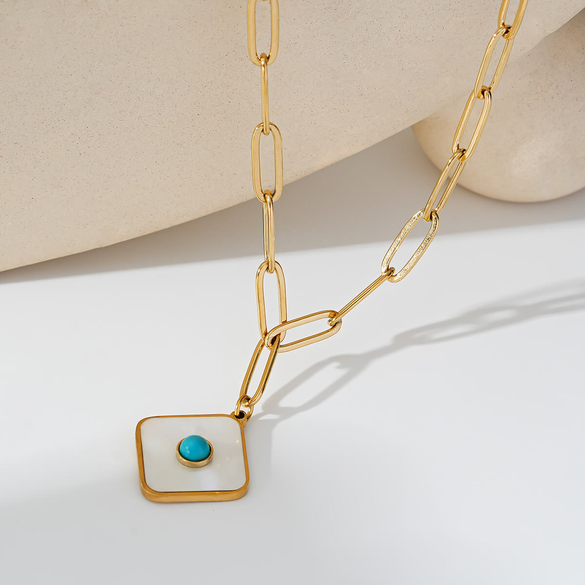 Square shell necklace TrendyRush