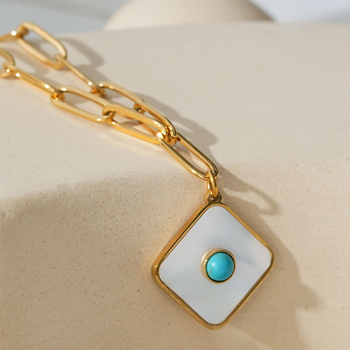 Square shell necklace TrendyRush