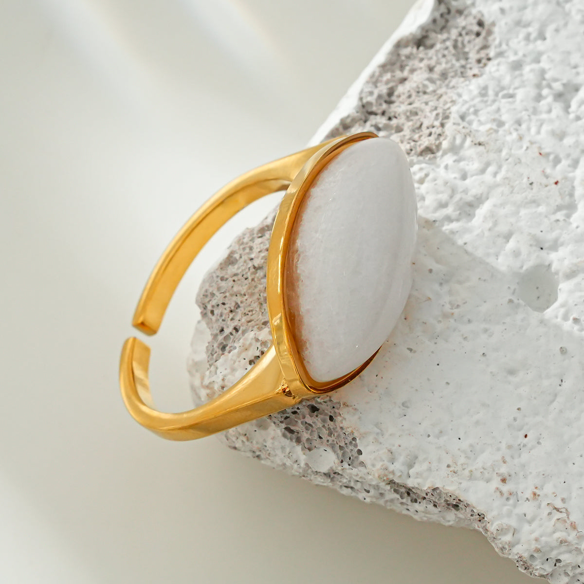 White moonstone ring TrendyRush