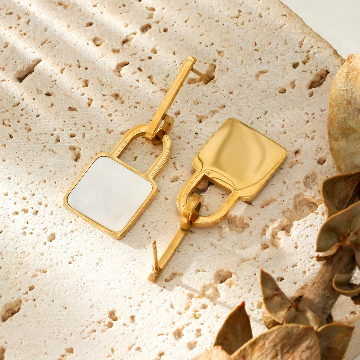 Lock pendant earrings TrendyRush