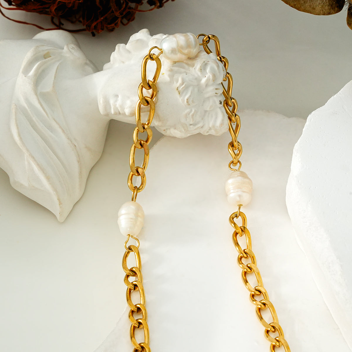Pearl string necklace TrendyRush