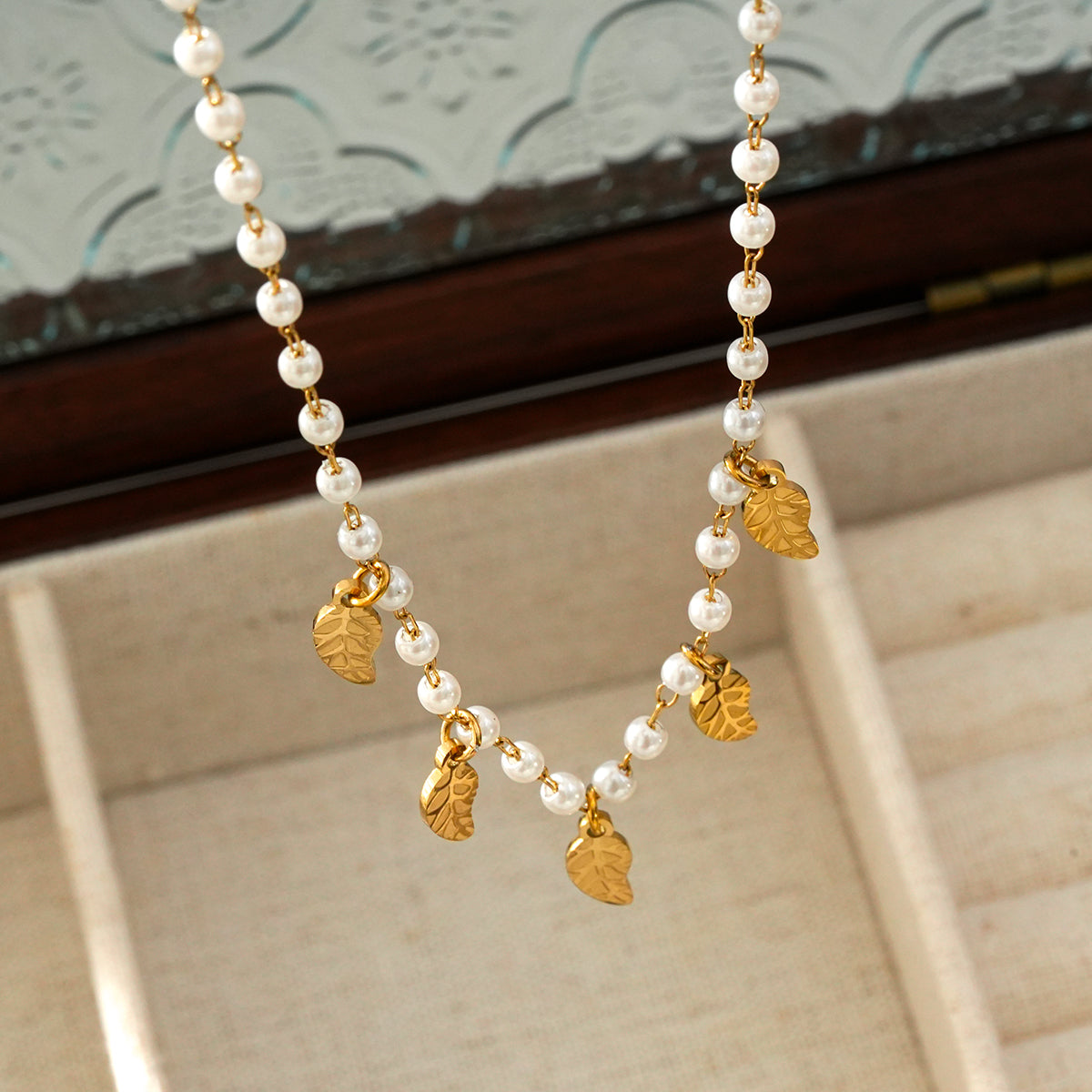 Leaf necklace TrendyRush