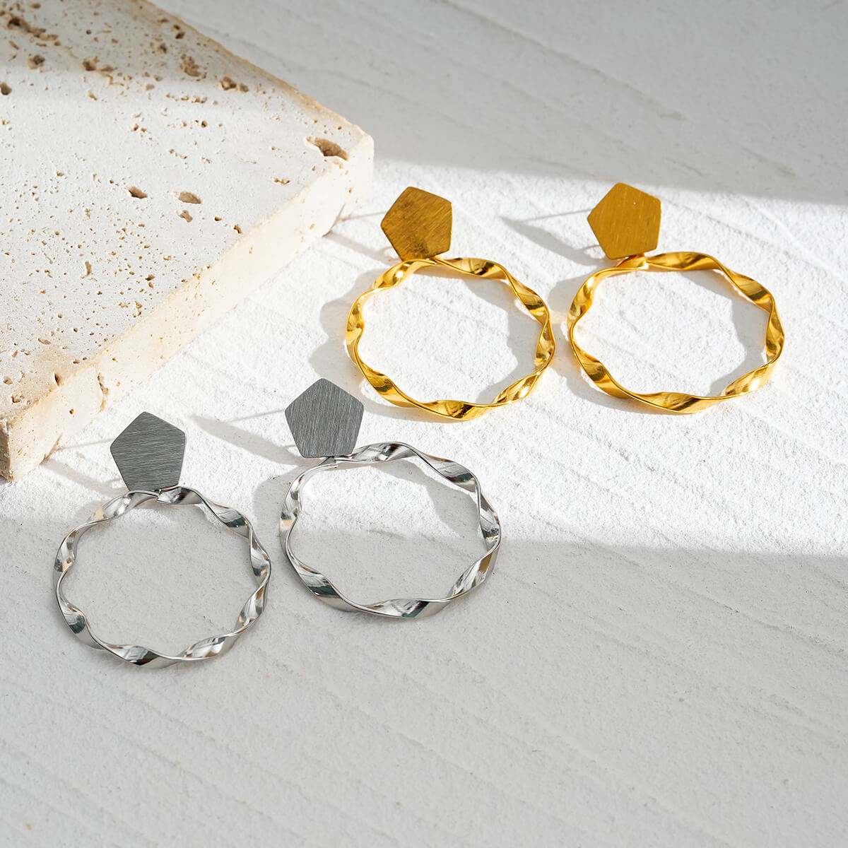 Fashion metal simple cool wind twisted hoop earrings TrendyRush