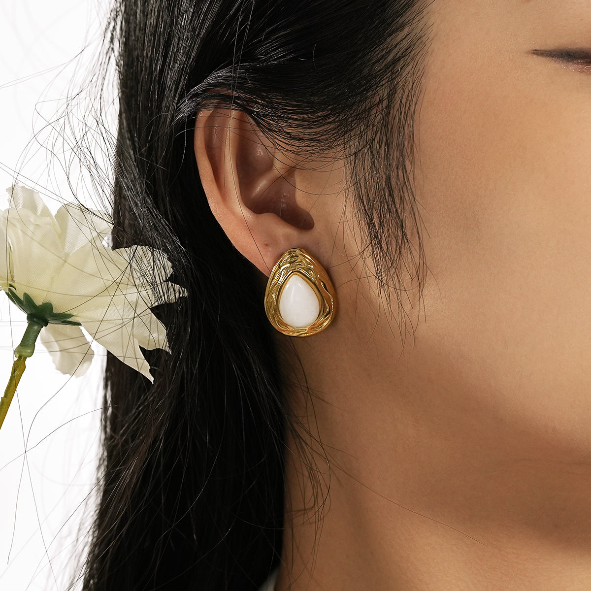 Droplet shaped shell earrings TrendyRush